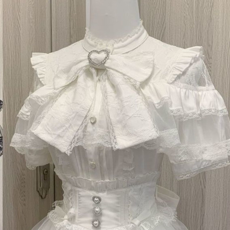 白半袖シャツ（蝶ネクタイ含む）