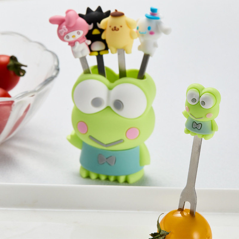 NIEE-035 (萌えペット家族の果物のサイン)