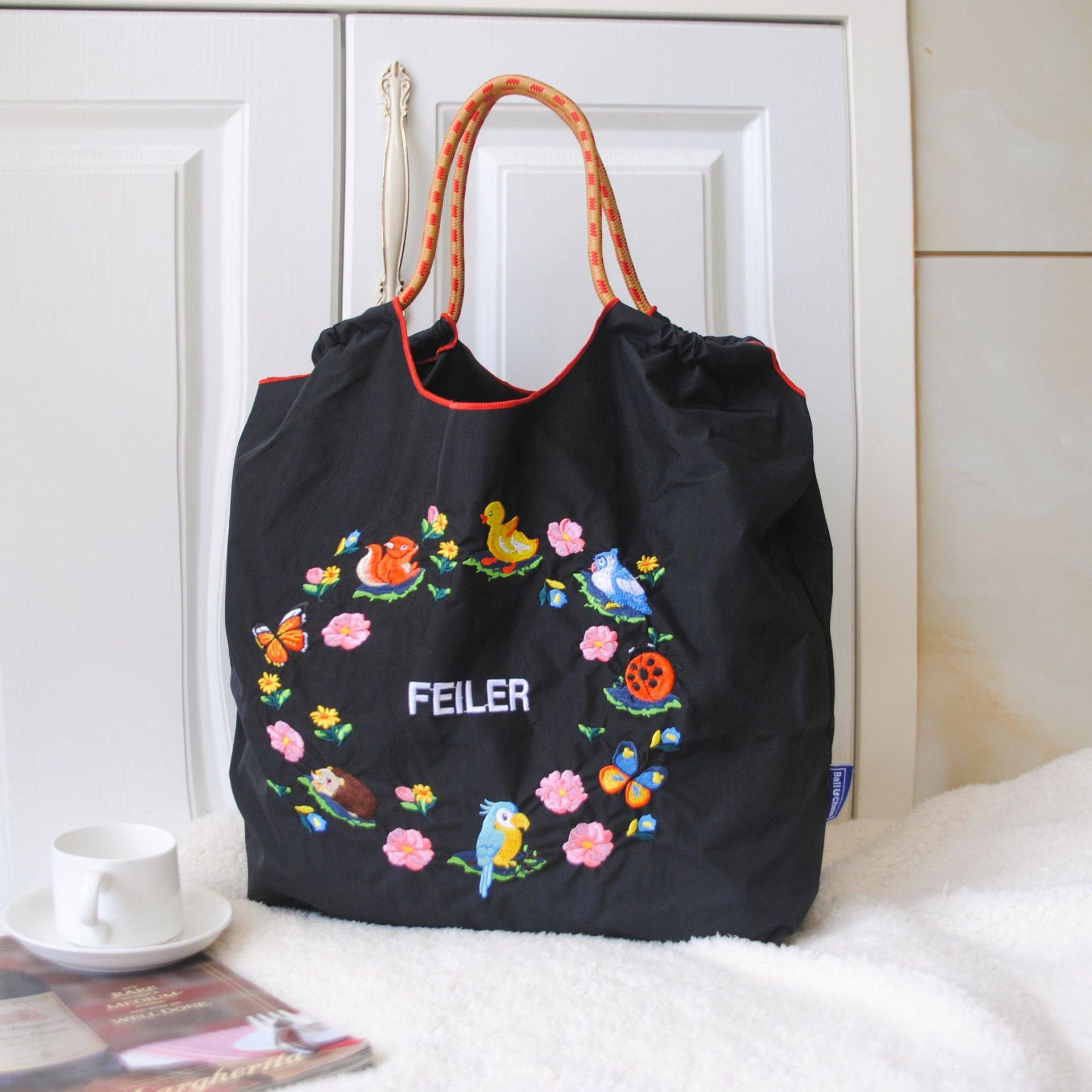 ガーランドリトルイエローアヒルブラック（ショルダーストラップを除く）