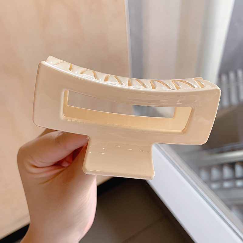 82 # ミルクホワイト8.5cm