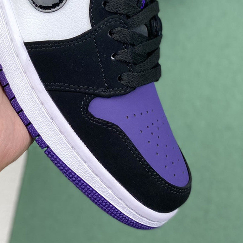 AJ1 ロートップ黒と紫のつま先