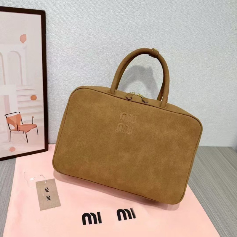 大きめのマットブラウン