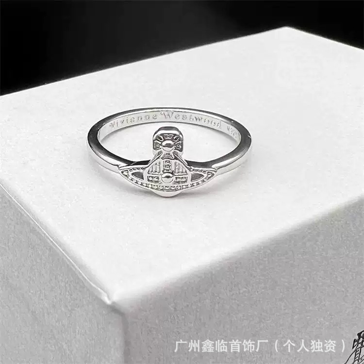 エンボスサターンリング（ホワイトゴールド）