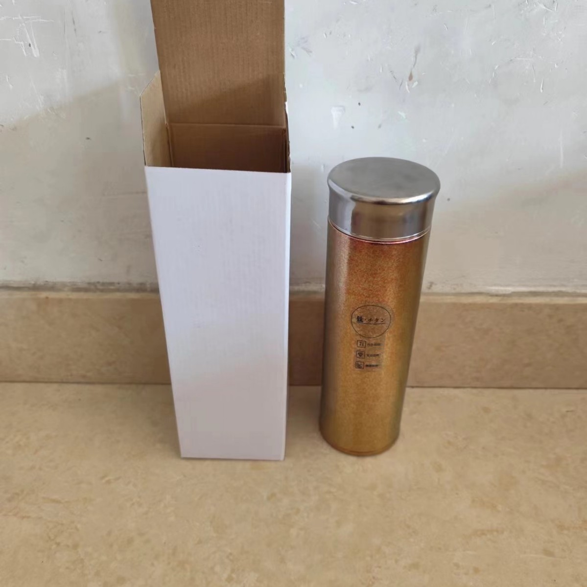ホワイトボックス 丸蓋 純チタン 500mL ゴールド