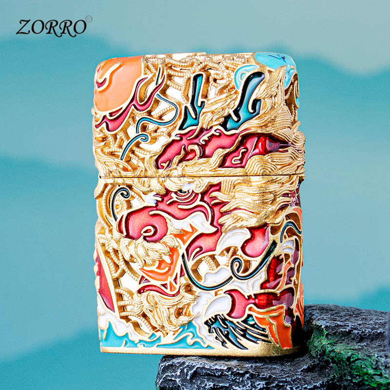 鎧を着て世界を旅するドラゴン