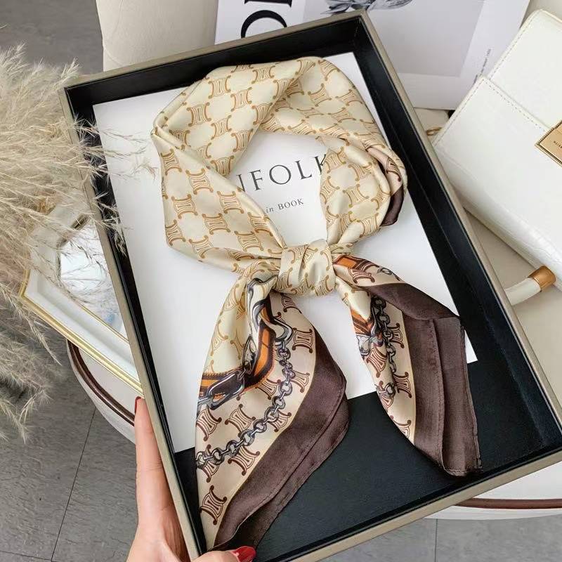 カビアンアーチバッジ