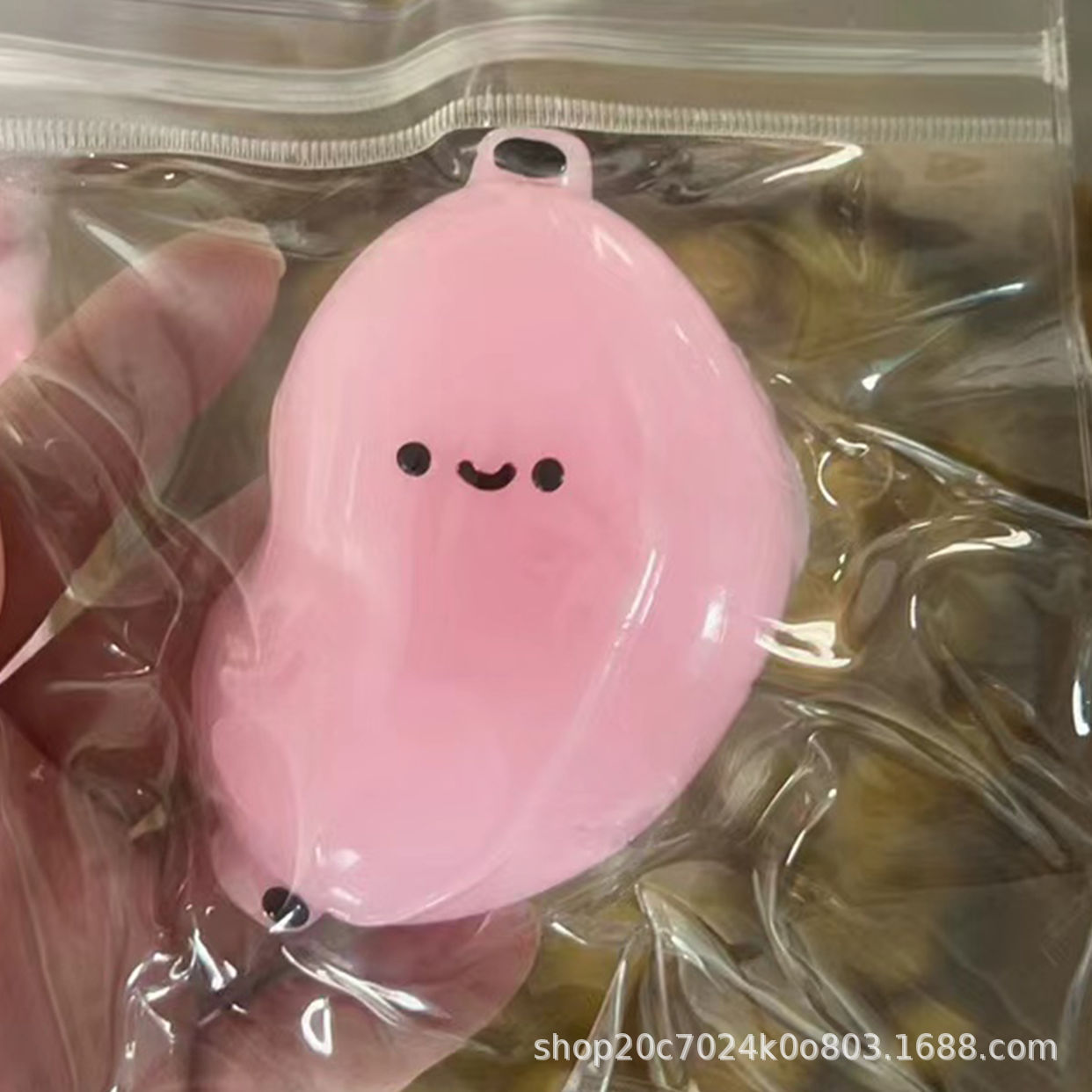 ピンクの太ったバナナ