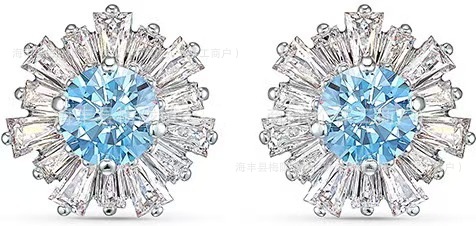 ホワイトゴールド ブルー デイジー スタッド ピアス