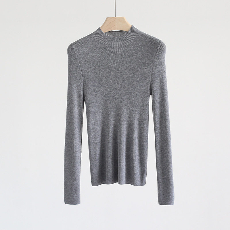 スモークグレー