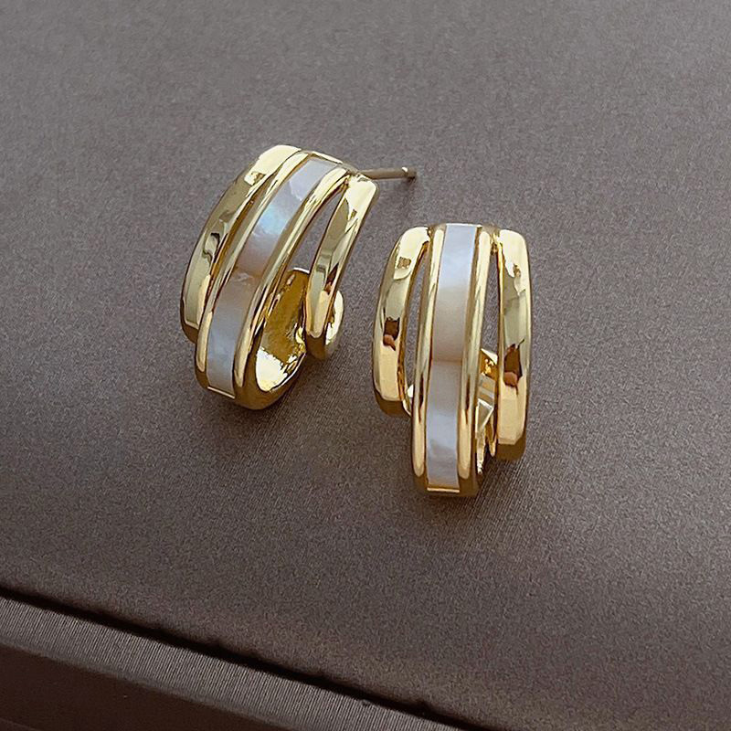 23Cシェイプスリーシェルピアス