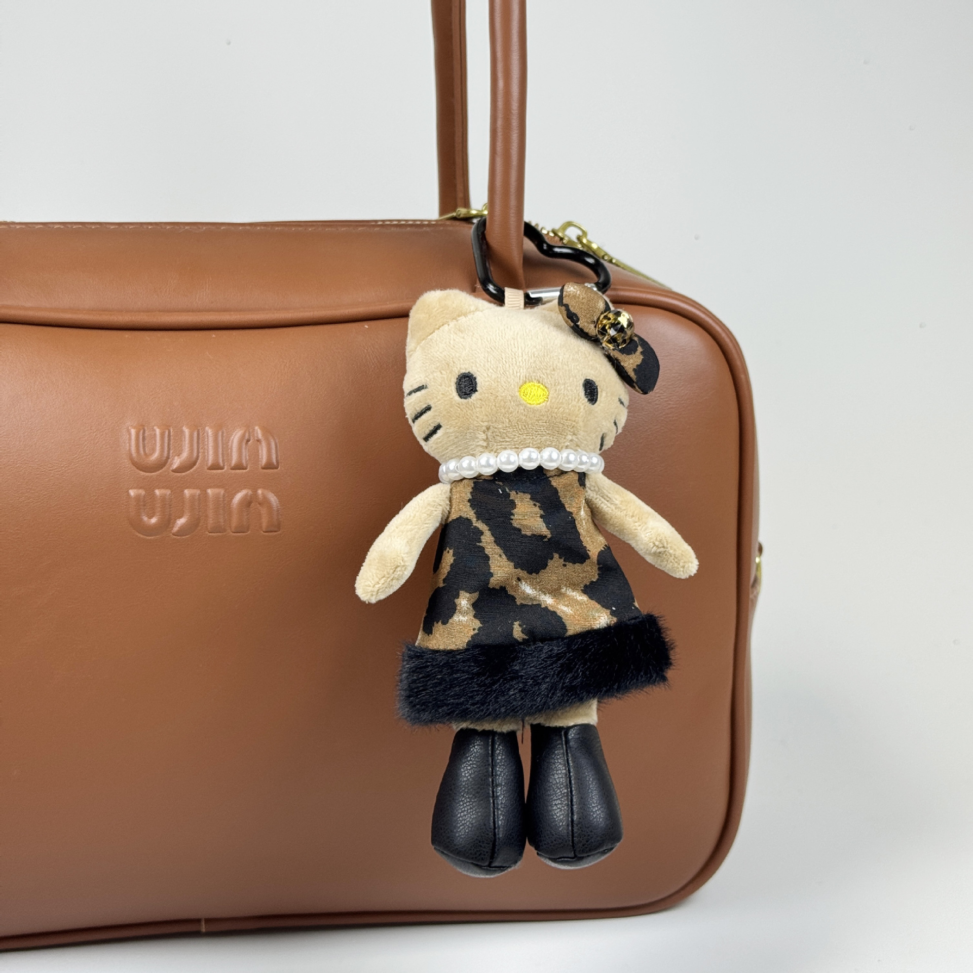 深めのヒョウ柄ロングレッグKT【ラブキーホルダー風】