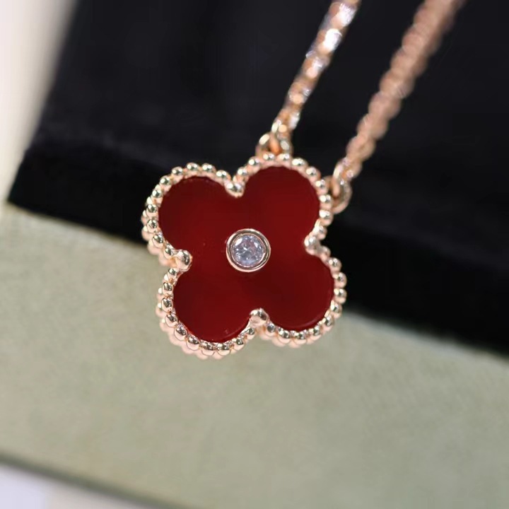 ローズゴールドレッド