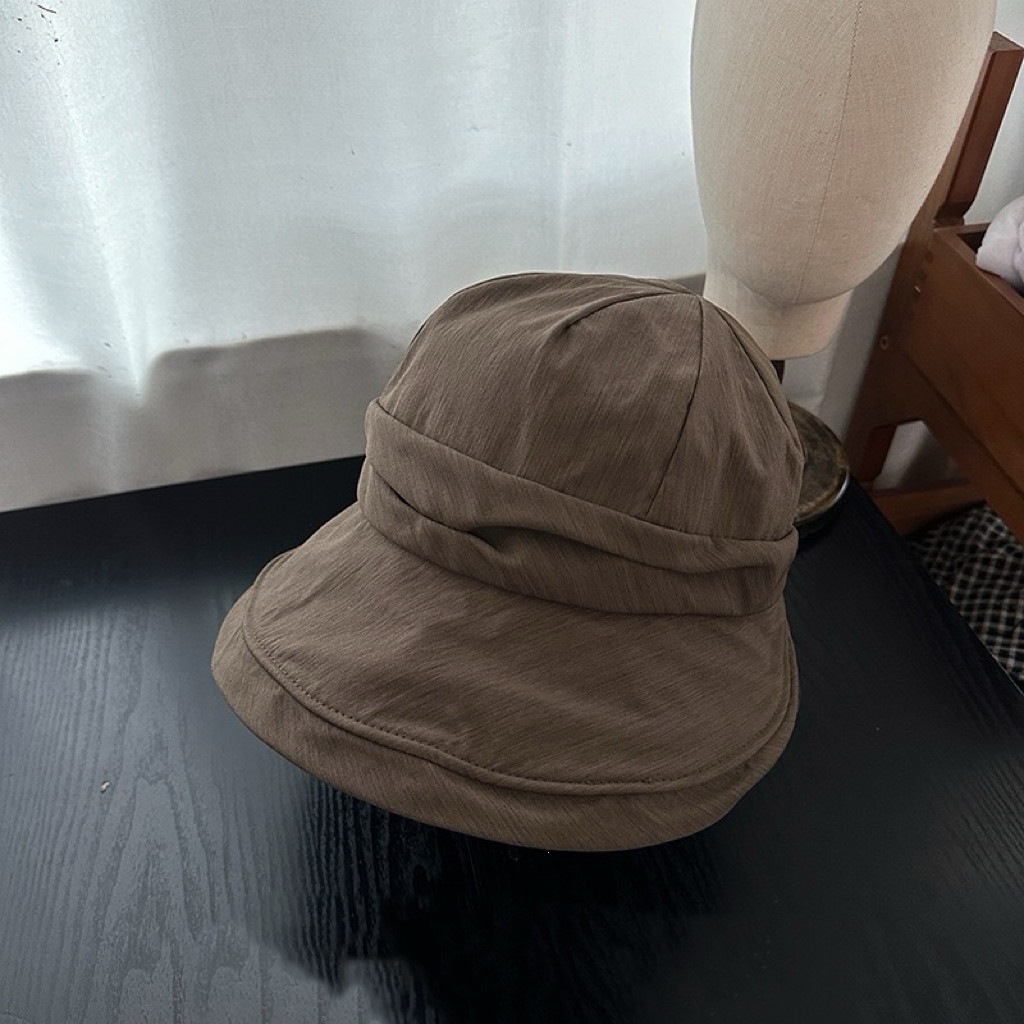 卡其色