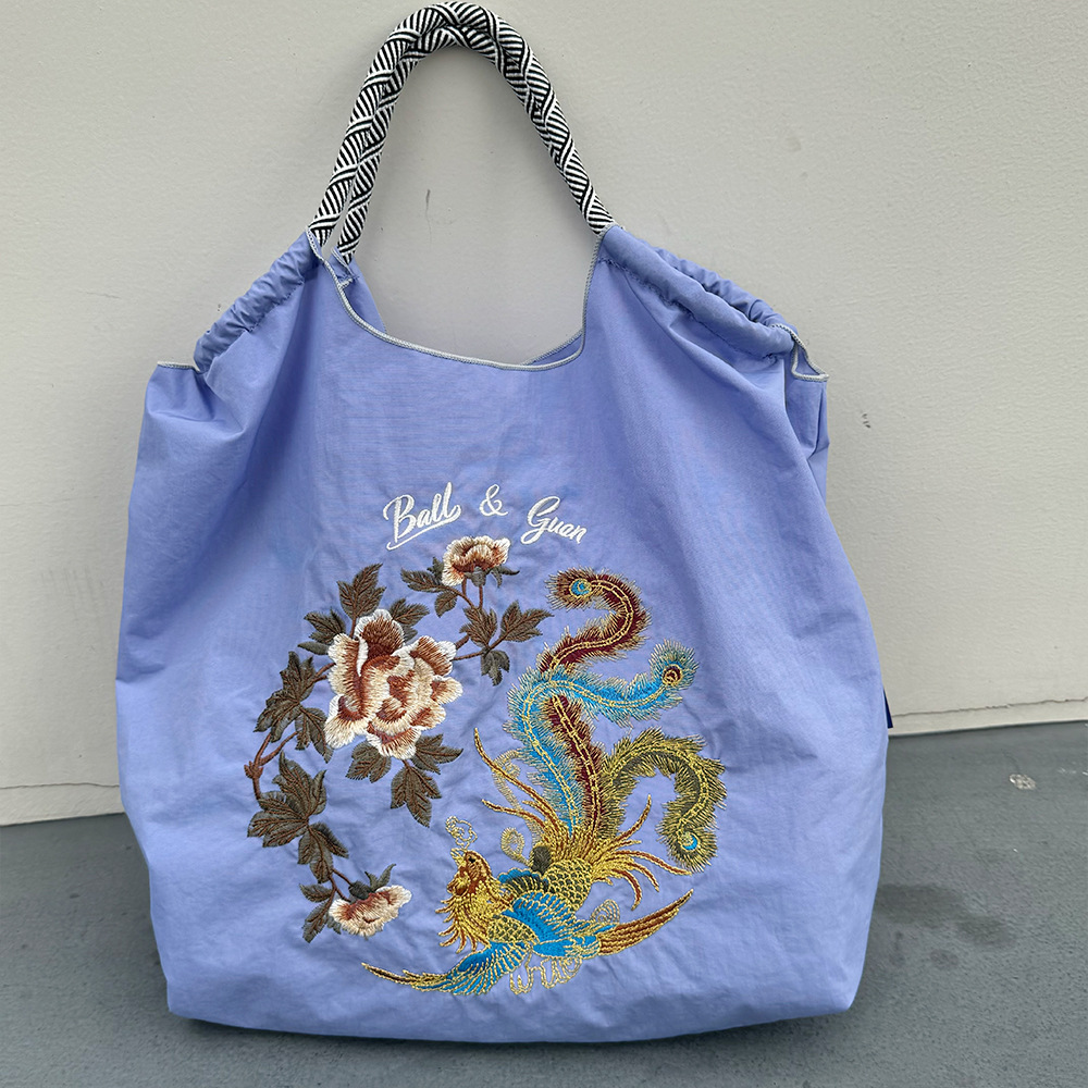 紫青の花が咲き富をもたらす