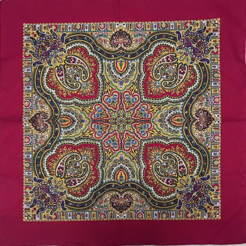 幾何学模様のプリント レッド