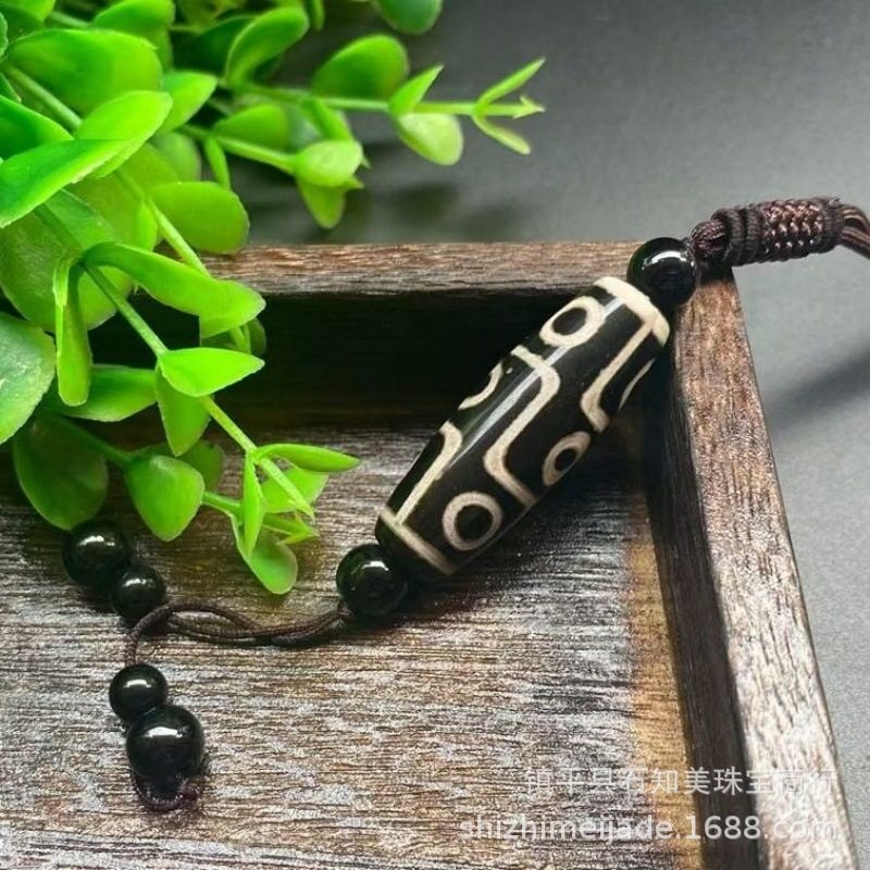 白黒ビーズペンダント（ロープ風）