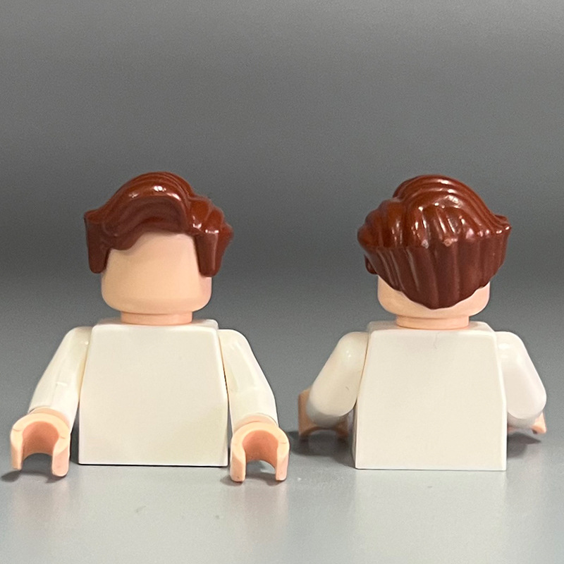 43751 ウェーブのかかったショートヘア ブラウン