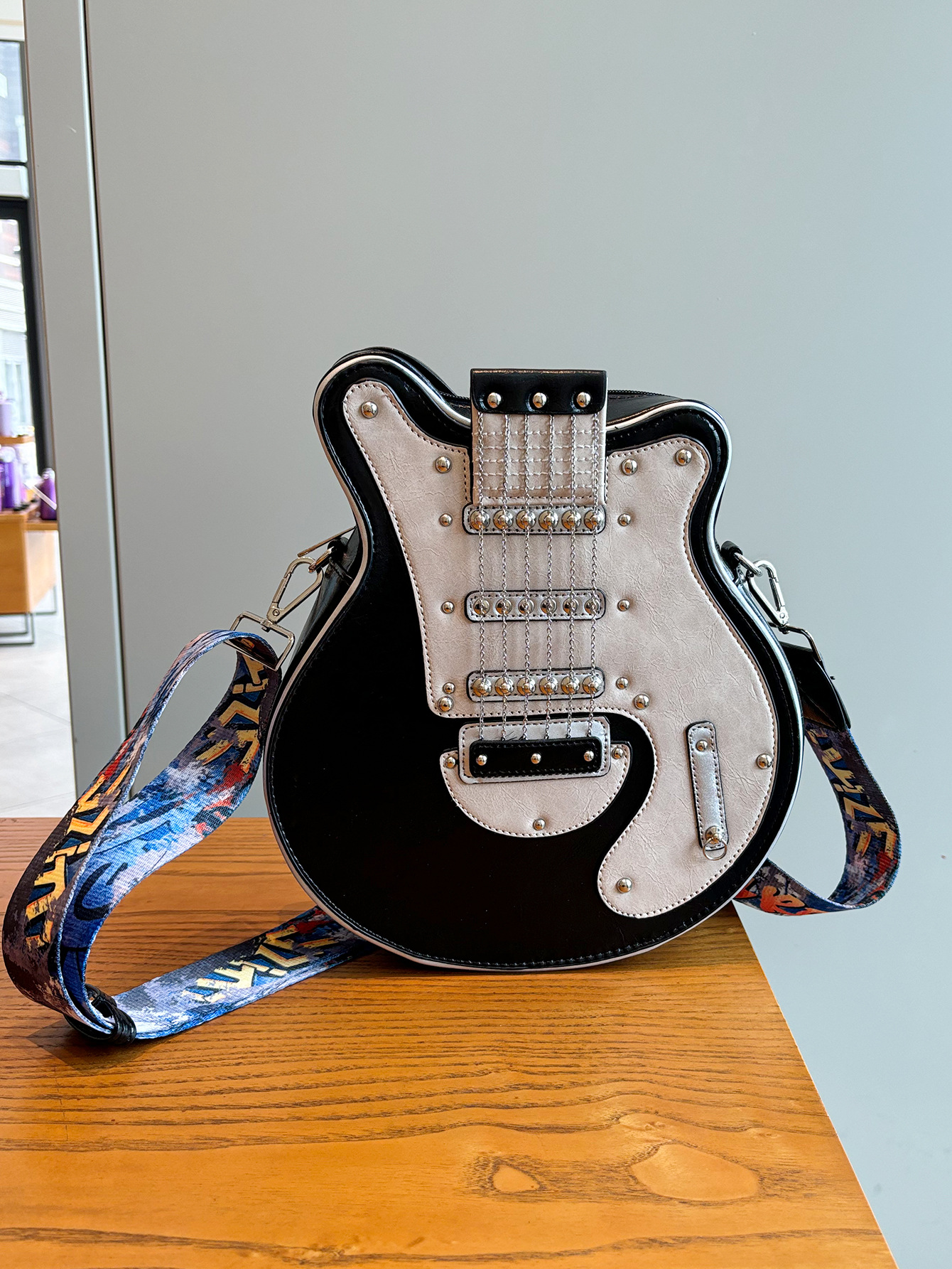 ブラック-ラージ