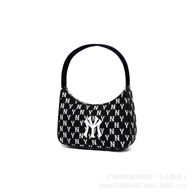牛仔：黑色