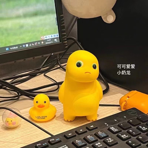首を傾けたミルクドラゴンピンチ【12cm】