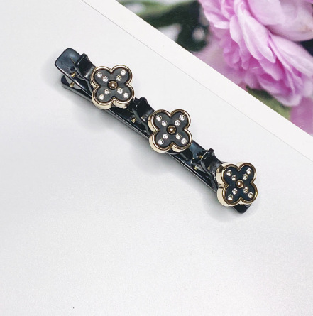 黒いラインストーンの四つ葉のクローバー（単品）