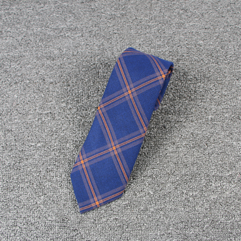 紺色のチェック柄ネクタイ（703170-272-D)