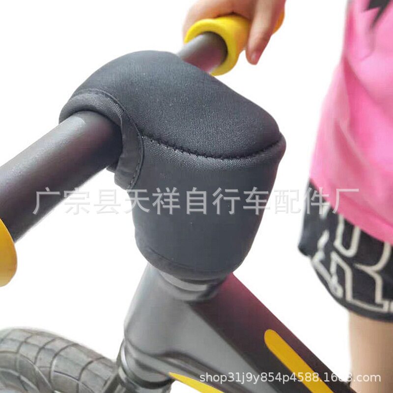 黒のぬいぐるみ