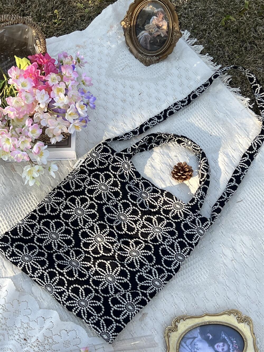 刺繍入りブラック