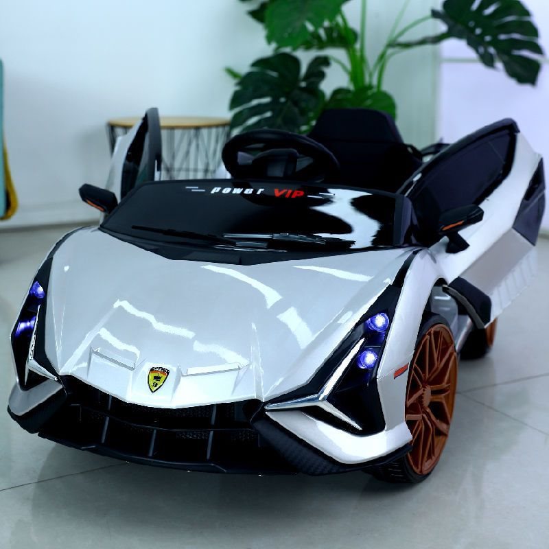 大型塗装シルバー四輪駆動 + フル機能 + レザーシート + 超リチウム電池 - 特大モデル + 3 スピードリモコン +