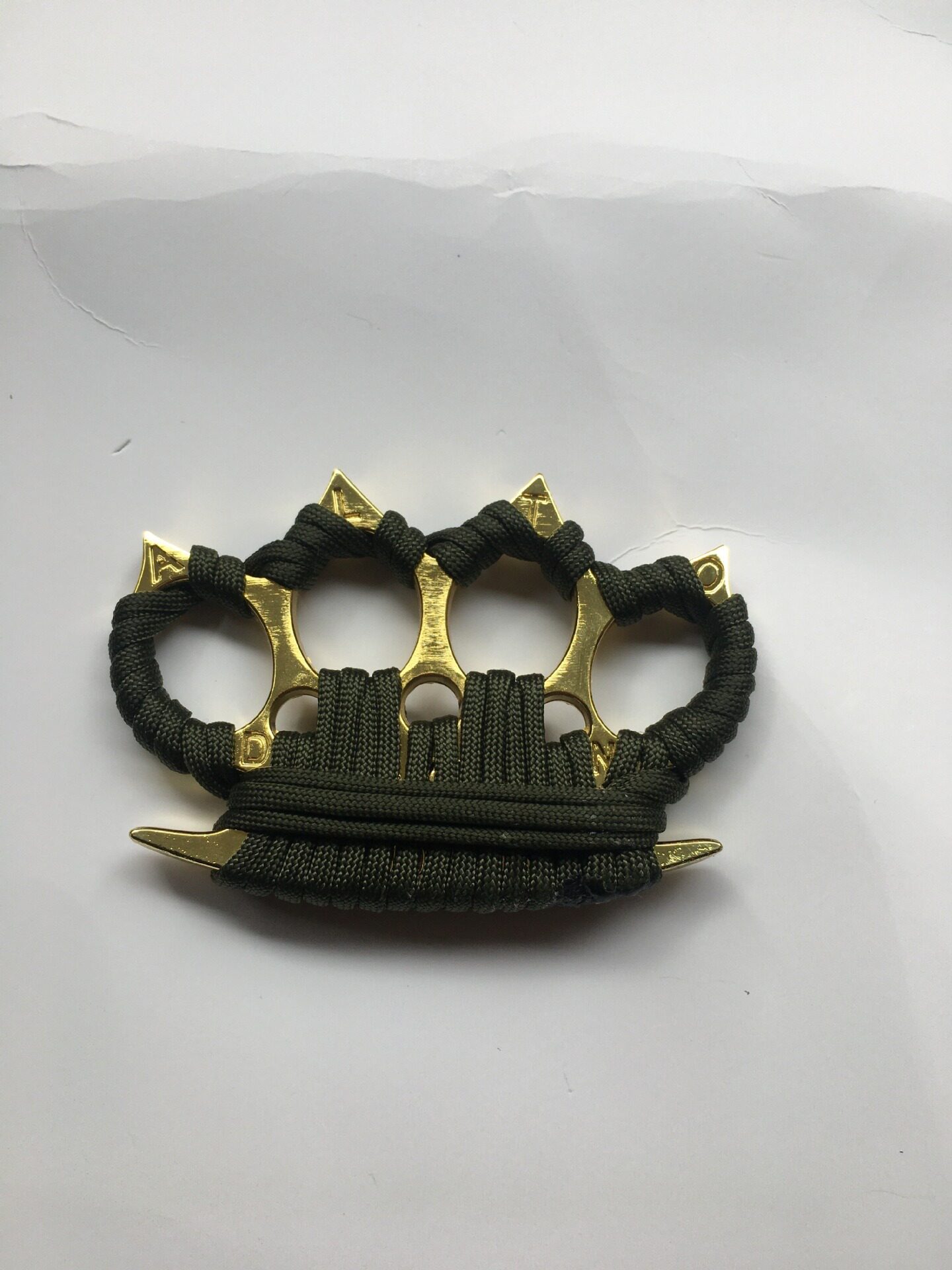 雄牛の頭の緑の古代ロープ スタイル