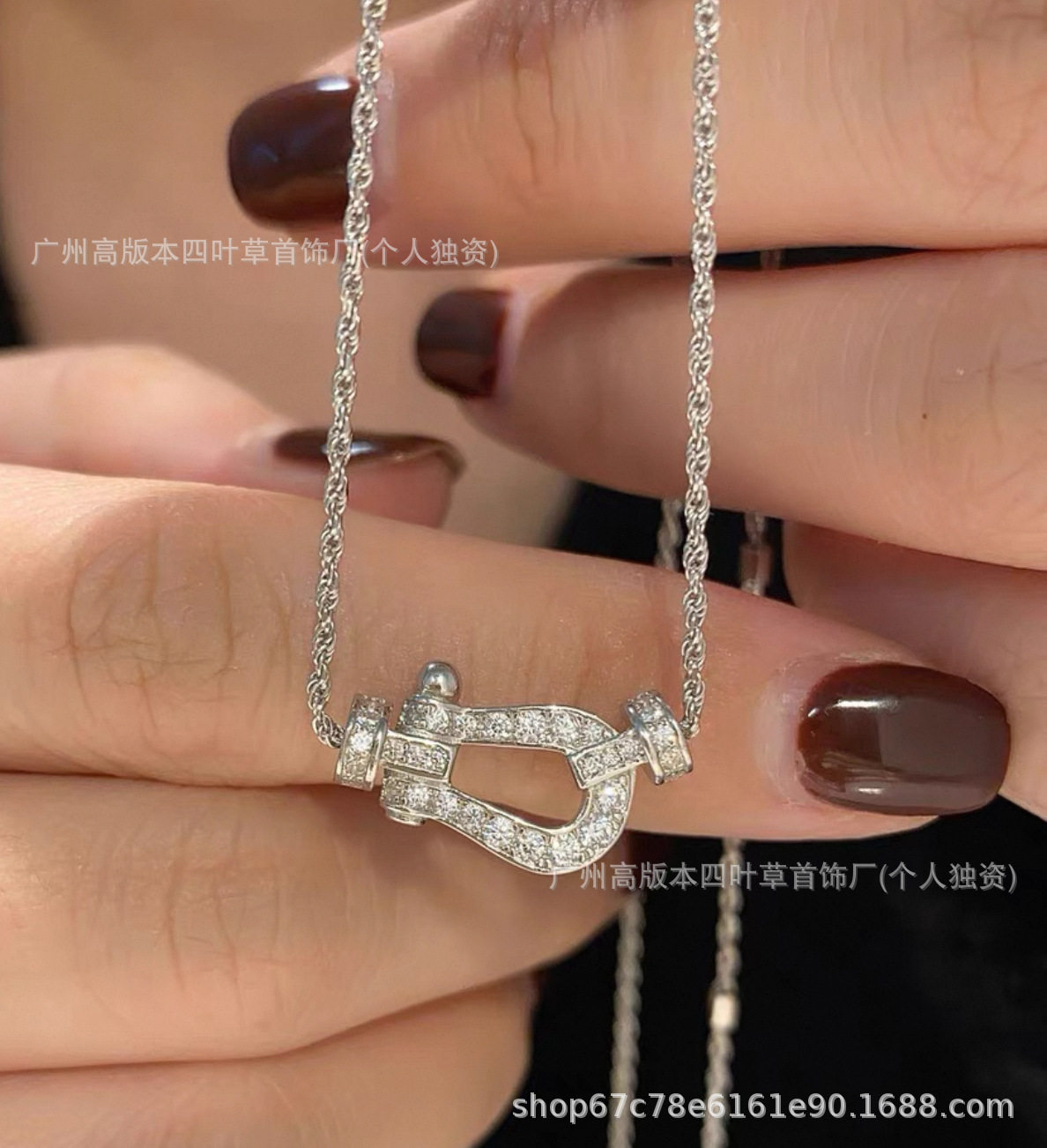 ホワイトゴールド ラージ ホースシュー バックル フル ダイヤモンド ネックレス