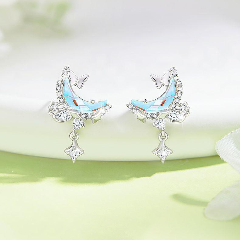 蝶と月のイヤリング