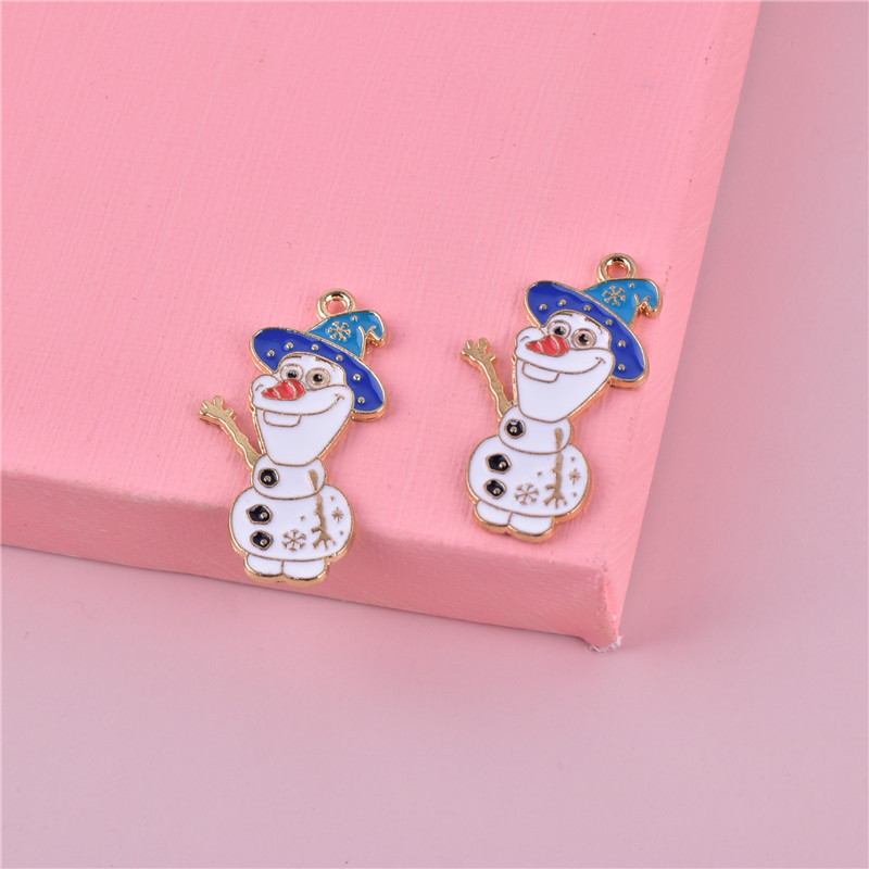 帽子をかぶった雪宝