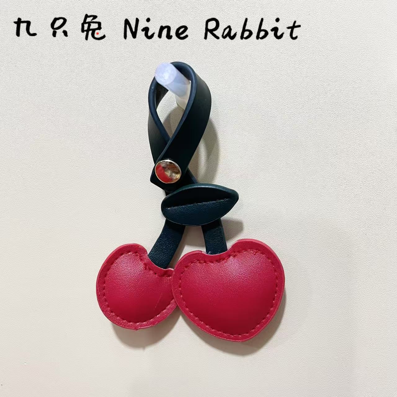 【ビッグレッド】チェリーレザーペンダント