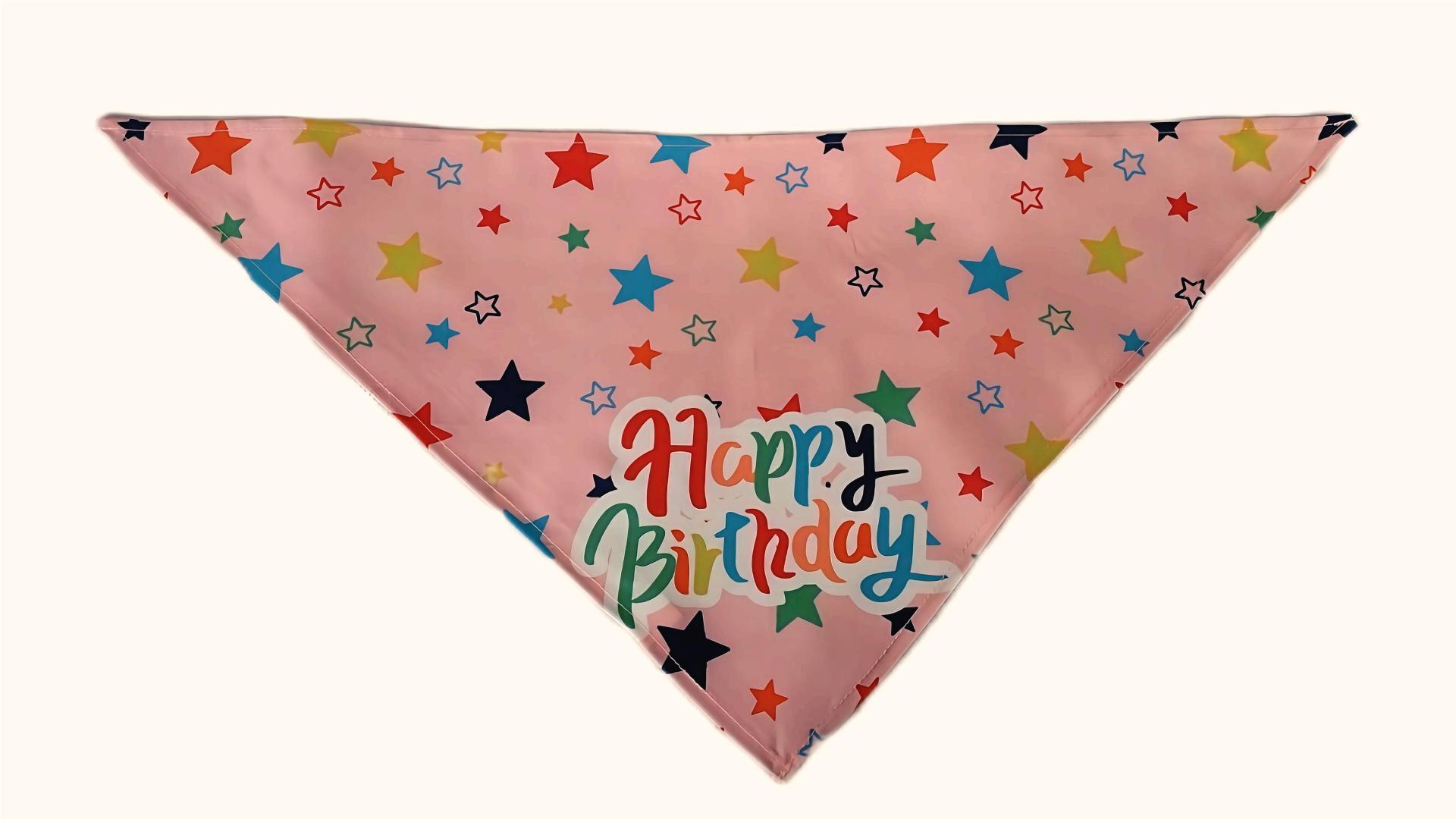 ピンクの誕生日の三角タオル