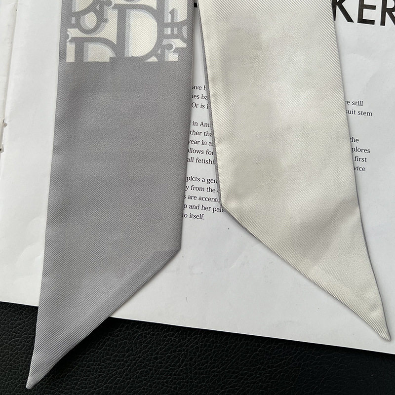 灰色の文字の古いバージョン