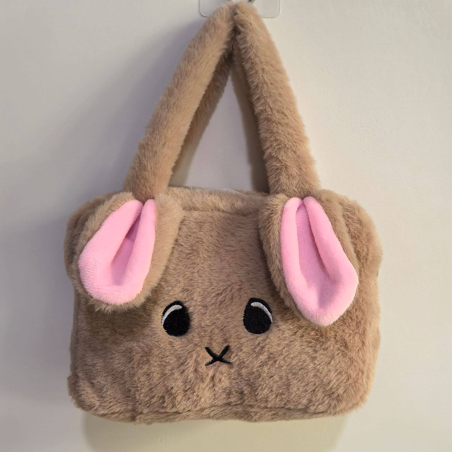 ピンクの耳のウサギ