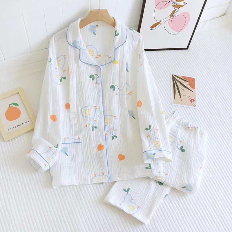 綿の縮みの布はニワトリの赤ちゃんの月子服のスーツをめくります。