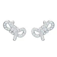 ホワイトゴールドのリボンイヤリング