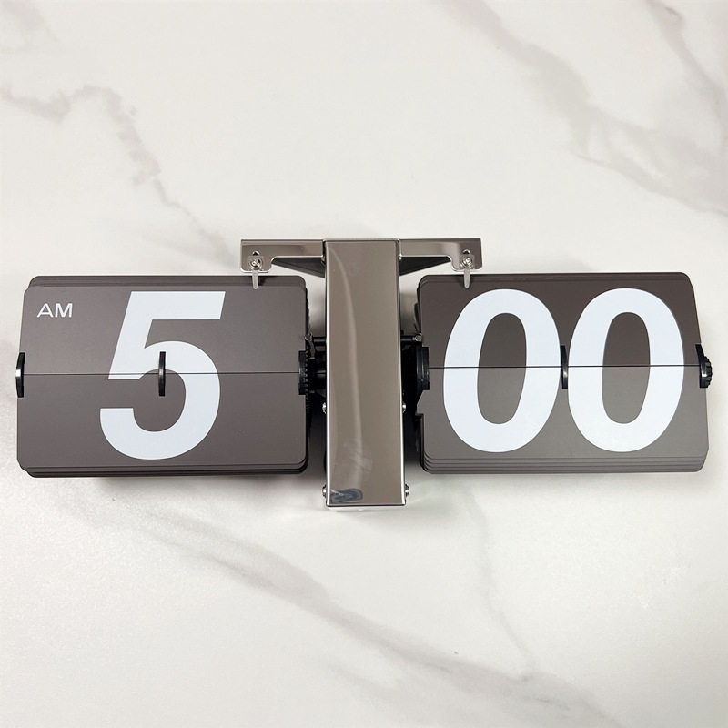 ライトブラウン