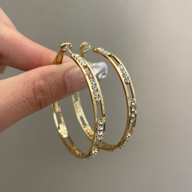 0243 シルバー925針のゴールドダイヤモンドピアス