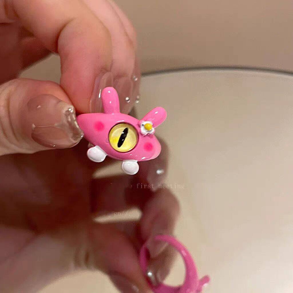 ピンクのモンスターリング