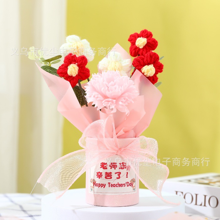 カーネーション抱きバケツ花-赤