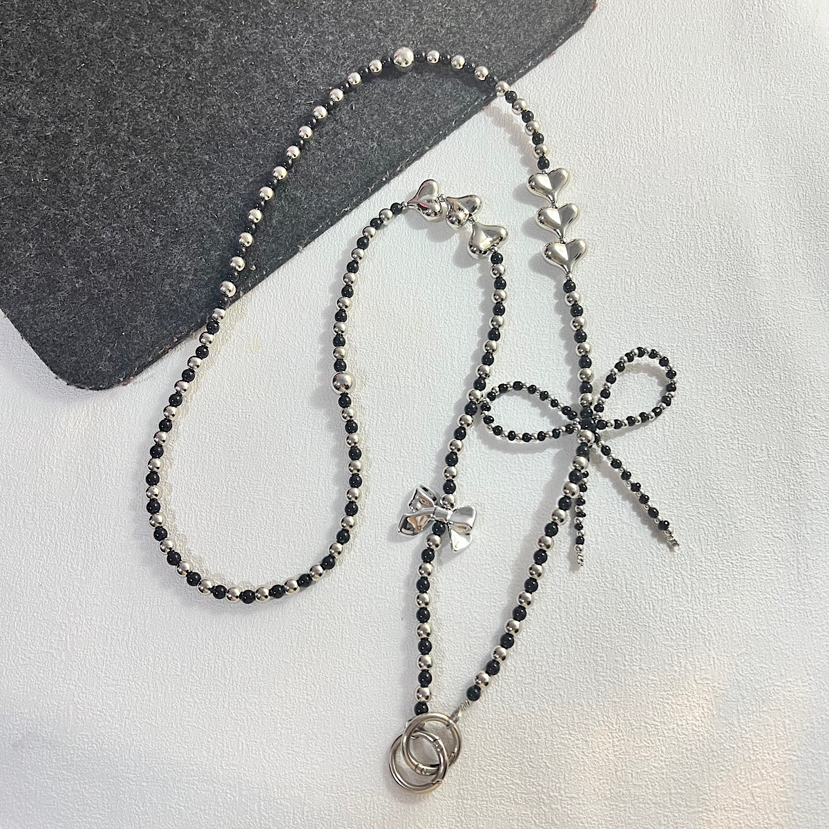 ブラックシルバービーズリボンシルバーラブバタフライ
