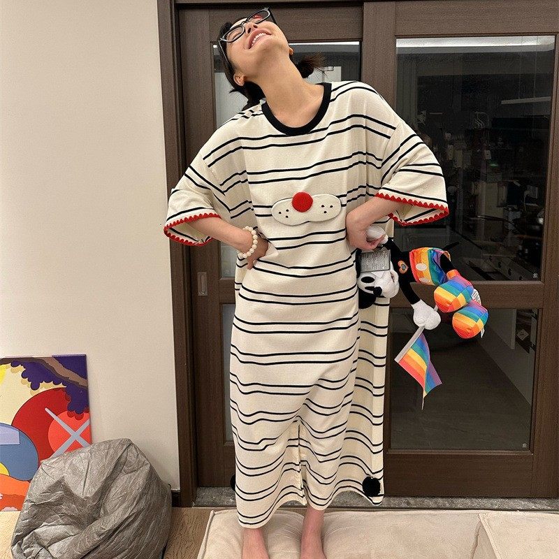 クールな猫のストライプの大人バージョン