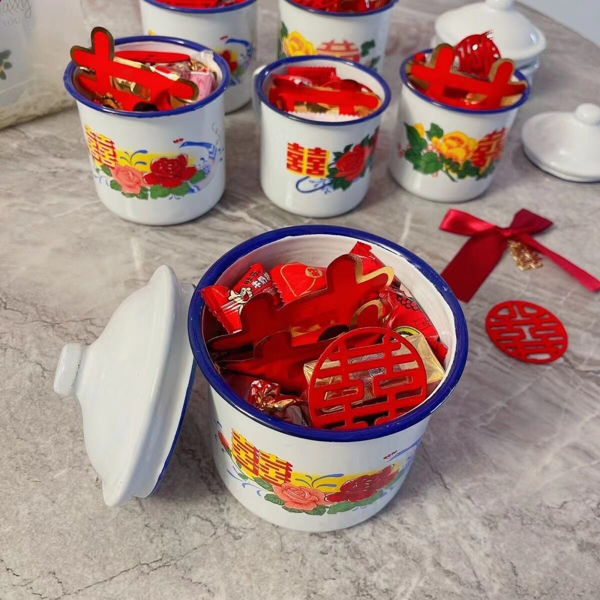 赤双喜 (蓋付き)