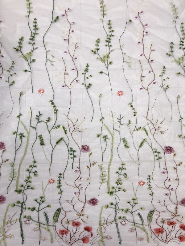 黒地にカラフルな刺繍が施された薄いバージョン (9.5 元/Y)*0.91m 長さ*1.3m 幅