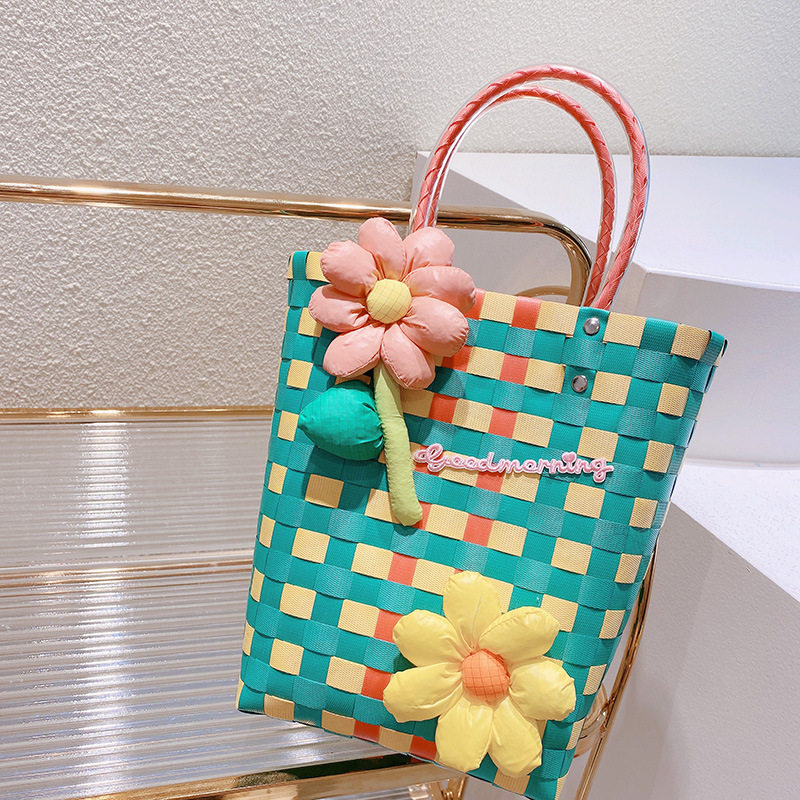 11.a 05大サイズの緑のオレンジ色の花の編み物