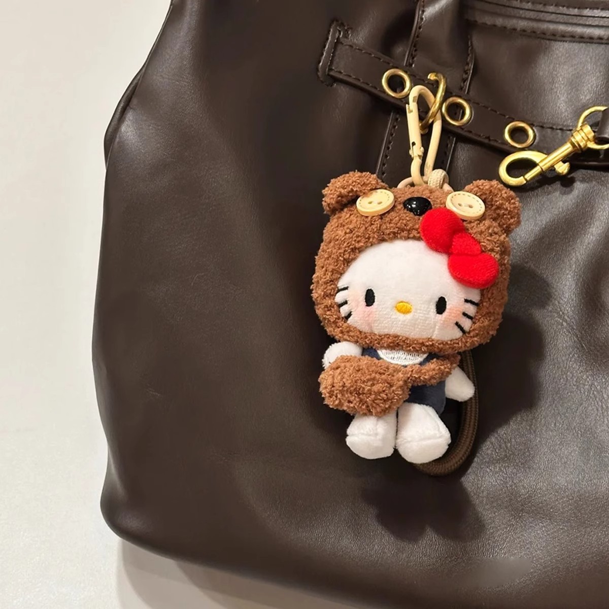 ボタンベアフードキティペンダント