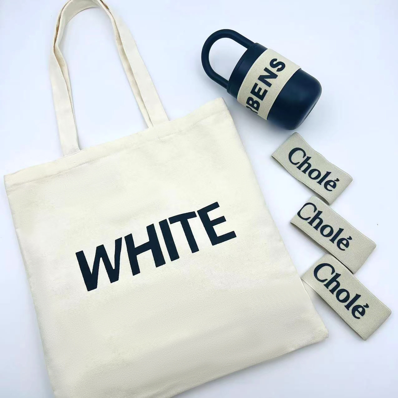 ホワイトベージュ